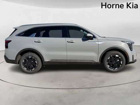 New 2026 Kia Sorento S image 3