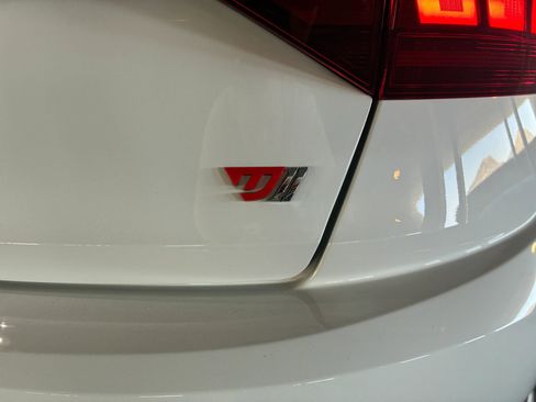 Used 2020 Volkswagen Jetta R-Line w/ R-Line Cold Weather Package FWD image 9