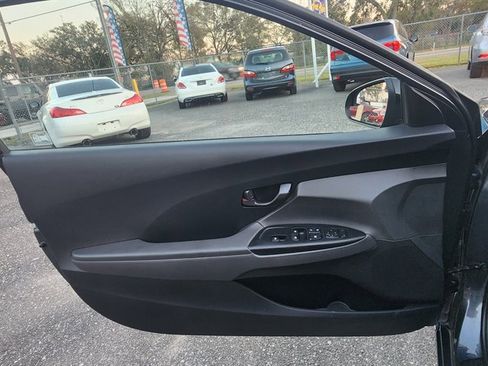 Used 2019 Hyundai Veloster 2.0 image 25