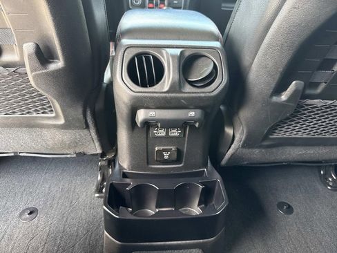 Used 2022 Jeep Wrangler Unlimited Rubicon w/ LED Lighting Group image 22