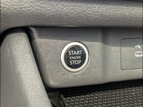 Used 2022 Nissan Rogue SV w/ SV Premium Package FWD image 14