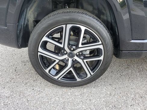 Used 2025 Jeep Compass Limited w/ Elite Group AWD/4WD image 5