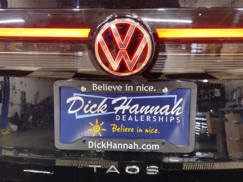 New 2025 Volkswagen Taos SEL image 14