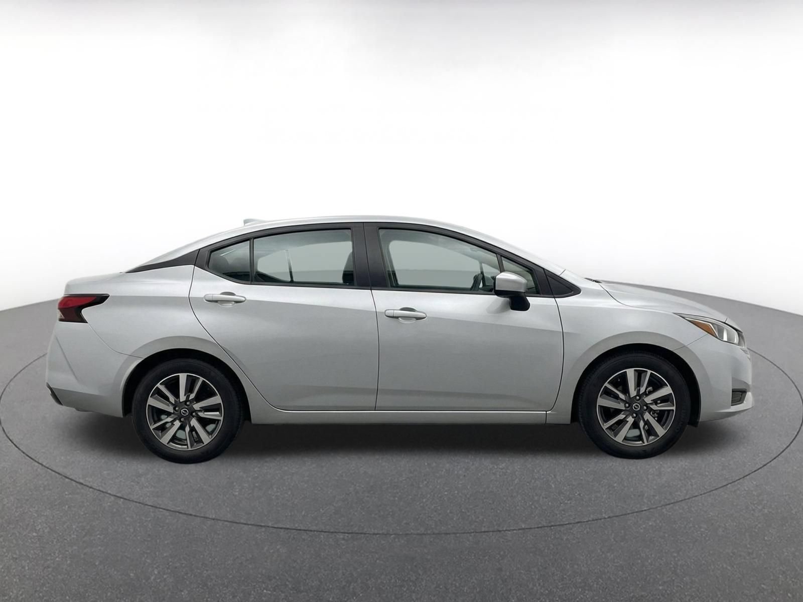 Used 2025 Nissan Versa SV FWD image 13