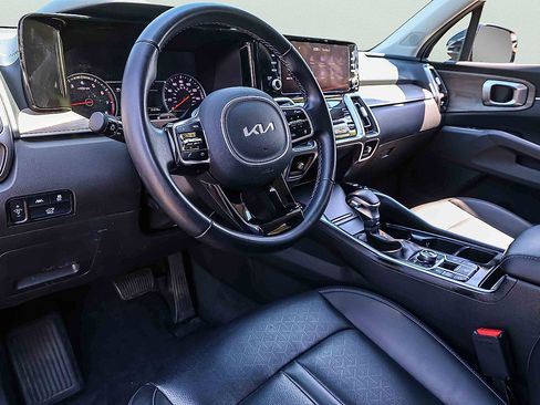 Certified 2023 Kia Sorento X-Line EX AWD/4WD image 7