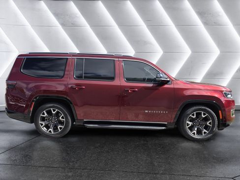 Used 2024 Jeep Wagoneer Series III w/ Convenience Group I image 3