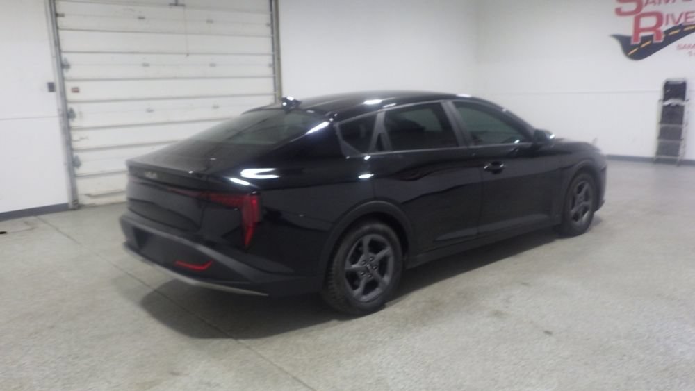 Used 2025 Kia K4 FWD image 4