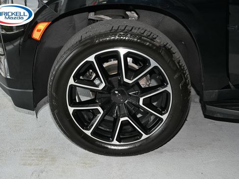 Used 2021 Chevrolet Suburban RST w/ Luxury Package RWD image 39