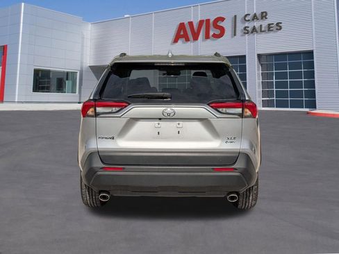 Used 2025 Toyota RAV4 XLE AWD/4WD image 7