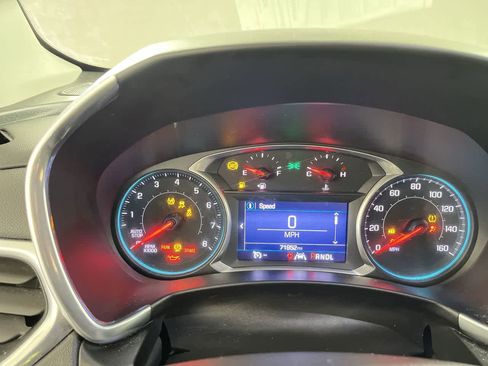 Used 2020 Chevrolet Equinox LT w/ Driver Convenience Package FWD image 17