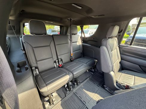 Used 2023 GMC Yukon XL SLT w/ SLT Premium Package AWD/4WD image 39