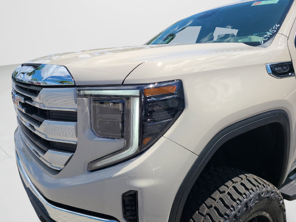 New 2026 GMC Sierra 1500 SLE w/ Preferred Package AWD/4WD image 24