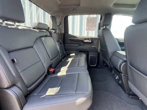 Used 2025 GMC Sierra 1500 SLT AWD/4WD image 23