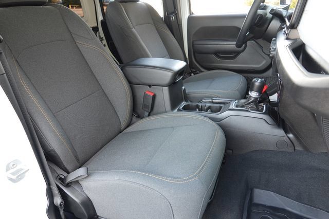 Used 2025 Jeep Wrangler Unlimited Sport AWD/4WD image 14