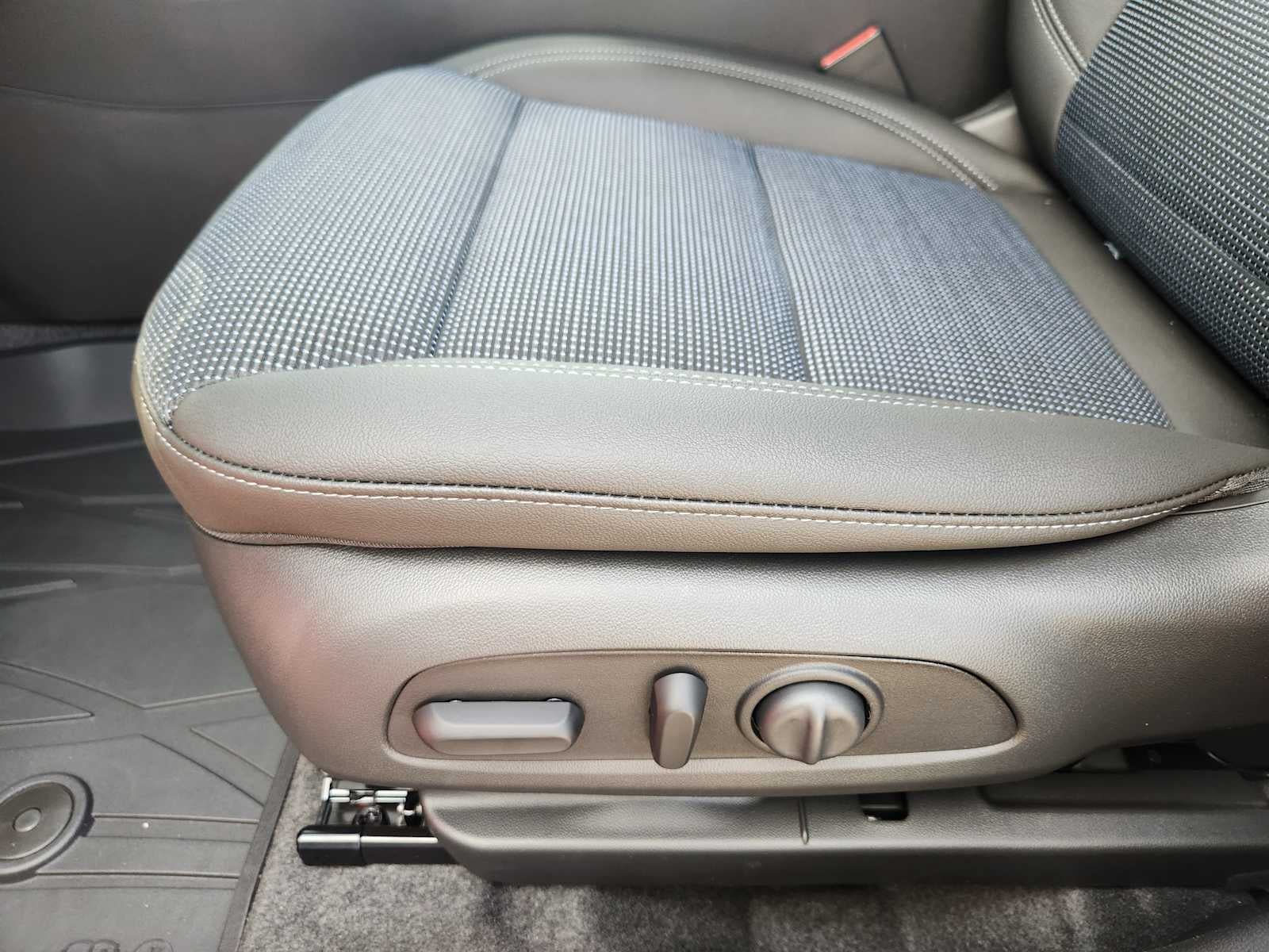New 2026 Buick Envista Preferred w/ Convenience I Package FWD image 8