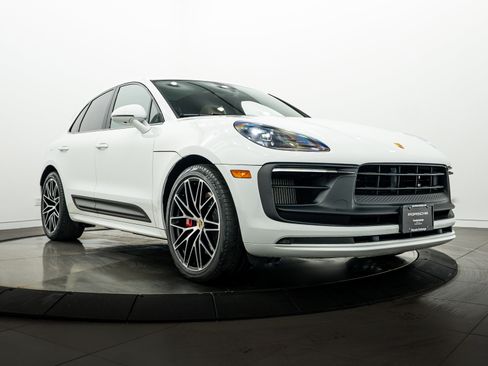 Certified 2022 Porsche Macan GTS AWD/4WD image 9
