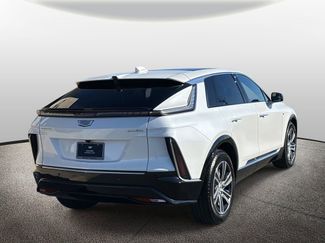 New 2025 Cadillac Lyriq Luxury video 2