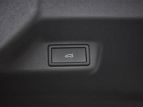 New 2025 Volkswagen ID. Buzz 1st Edition image 28