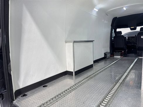 Used 2024 Mercedes-Benz Sprinter 2500 image 68