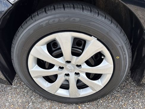 Used 2024 Toyota Corolla LE FWD image 11