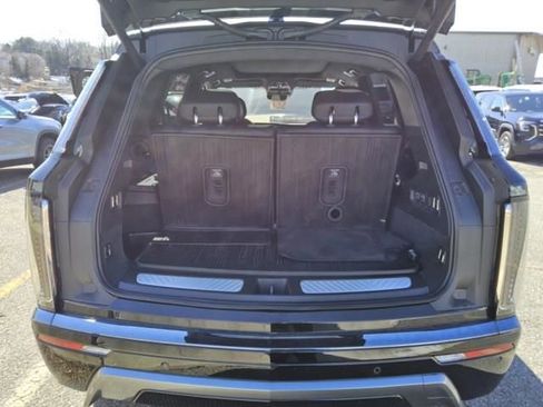 Used 2026 Cadillac Vistiq Sport w/ LPO, Floor Liner Package image 10