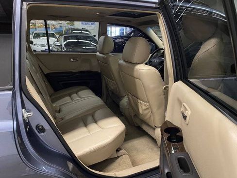 Used 2003 Toyota Highlander Limited w/ Leather Trim Pkg AWD/4WD image 18