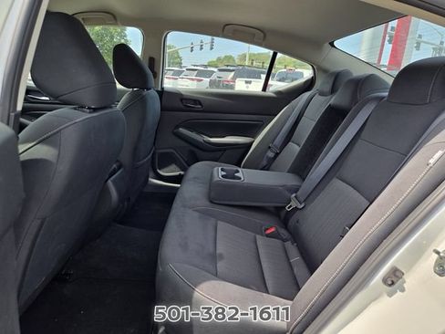 Used 2025 Nissan Altima 2.5 SV FWD image 12