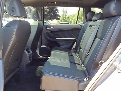 Used 2024 Volkswagen Tiguan SE R-Line AWD/4WD image 9