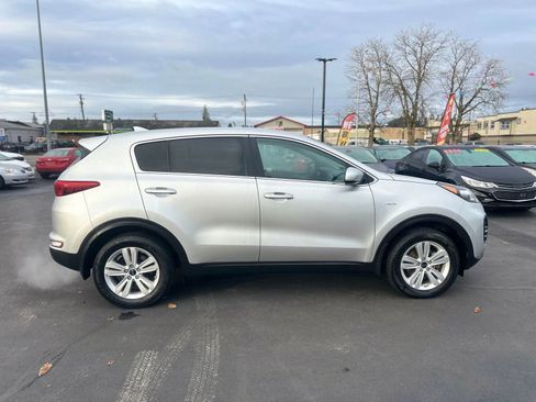 Used 2018 Kia Sportage LX image 4
