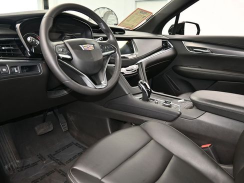 Used 2023 Cadillac XT6 Luxury image 14