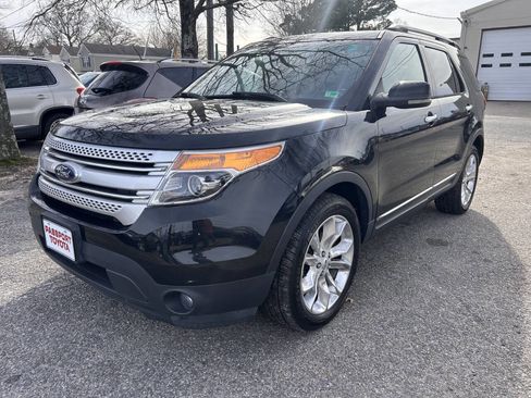 Used 2013 Ford Explorer XLT image 4