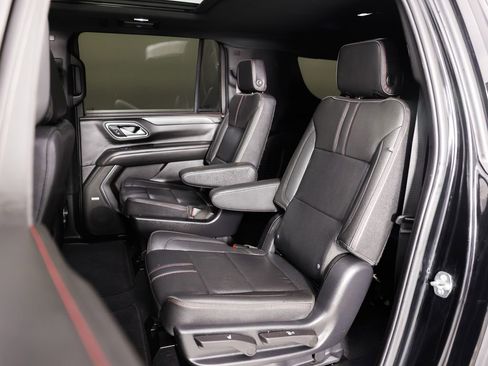 Used 2022 Chevrolet Suburban RST w/ Luxury Package image 21