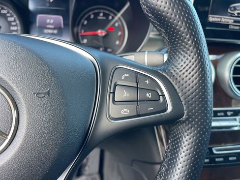 Used 2017 Mercedes-Benz GLC 300 4MATIC image 16