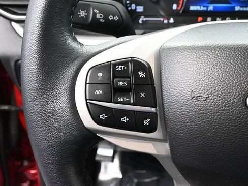 Used 2023 Ford Explorer XLT w/ Equipment Group 202A AWD/4WD image 27