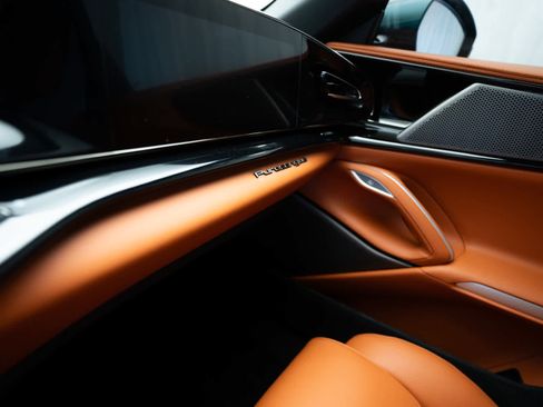 Used 2025 Ferrari Purosangue image 28