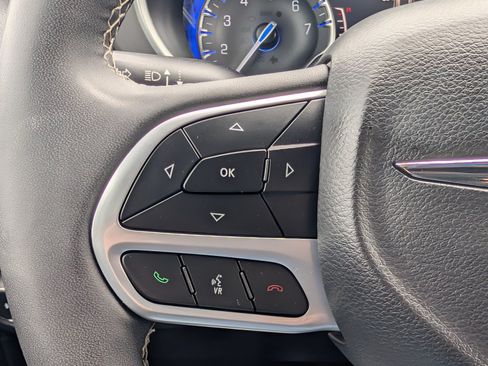 Used 2025 Chrysler Pacifica Select FWD image 27