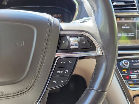 Used 2017 Lincoln Continental Select FWD image 15