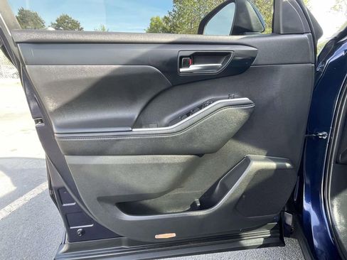 Used 2024 Toyota Highlander XLE image 22