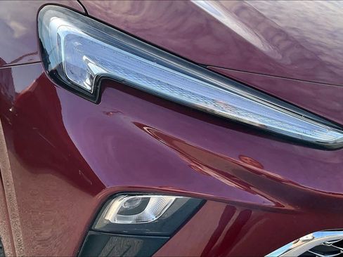 Used 2025 Buick Encore GX Avenir w/ Avenir Technology Package FWD image 28