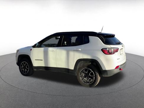 Used 2025 Jeep Compass Trailhawk image 10
