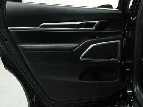 Used 2024 Kia Telluride S FWD image 31