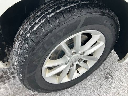 Used 2020 Dodge Grand Caravan SE image 2