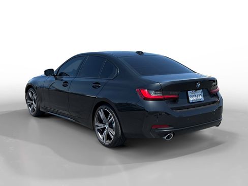 Used 2023 BMW 330i Sedan w/ Convenience Package RWD image 3