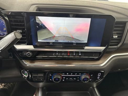 Used 2024 Chevrolet Silverado 2500 LT w/ Convenience Package image 22