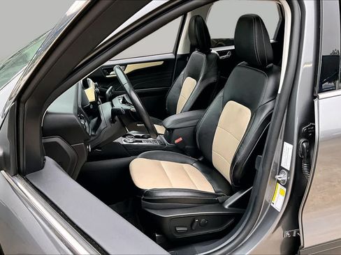 Used 2022 Ford Escape Titanium w/ Titanium Elite Package AWD/4WD image 8