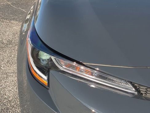 Used 2025 Toyota Corolla LE image 10