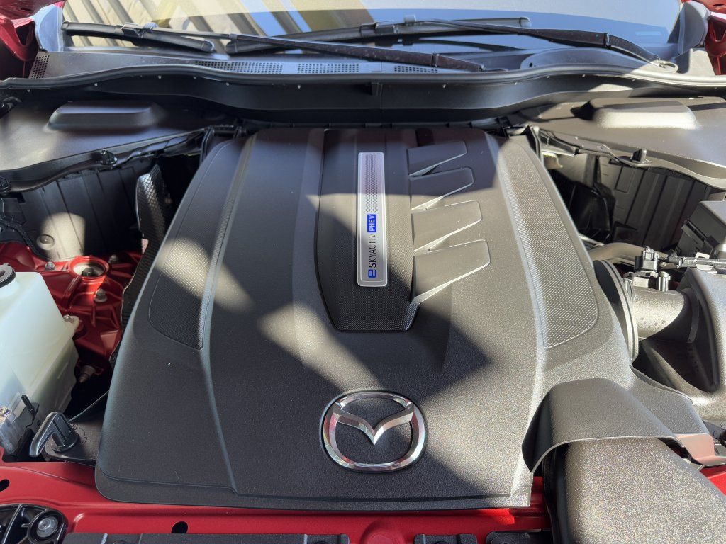 Used 2024 MAZDA CX-90 Plug-In Hybrid w/ Preferred AWD/4WD image 41