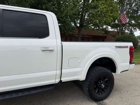 Used 2020 Ford F350 Platinum w/ Tremor Off-Road Package AWD/4WD image 17