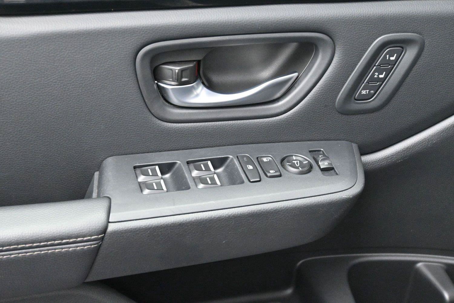 Used 2024 Honda Pilot Touring image 13