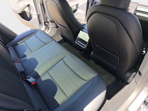 Used 2025 Tesla Model 3 Long Range RWD image 13
